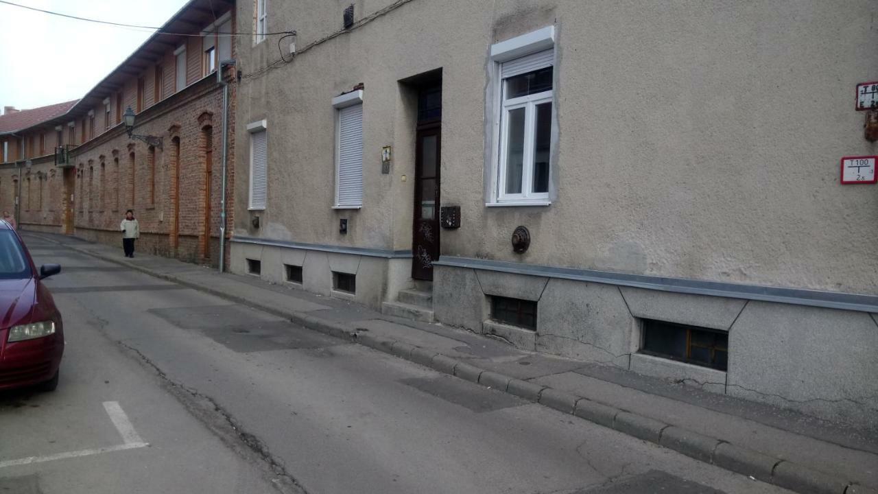 Jázmin Apartman Pécs Exterior foto